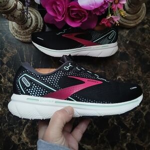 Brooks Ghost 14 Comfort/Athletic Medical Field Shoes Size 8D Wide for Women